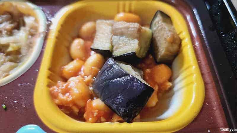 低糖質セレクトG「鰈の唐揚げと野菜の旨煮」の副菜大豆と揚げ茄子のトマトソースの全体写真です