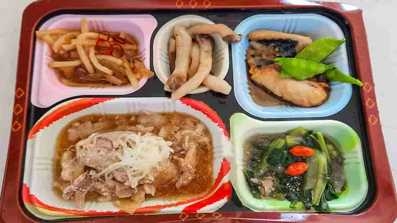 豚肉の生姜煮と鯖の胡麻だれのメニュー全体写真